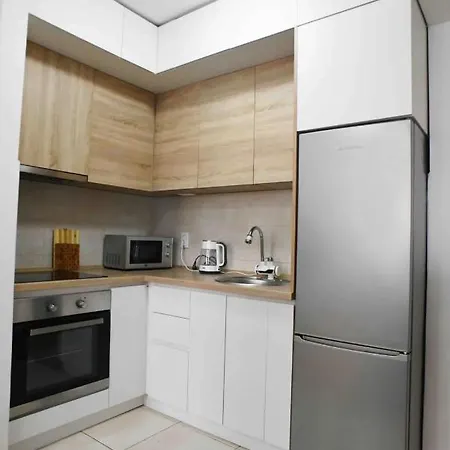 Chic Urban Retreat With Balcony, Parking & Wi-Fi Apartman Szkopje Kültér fotó