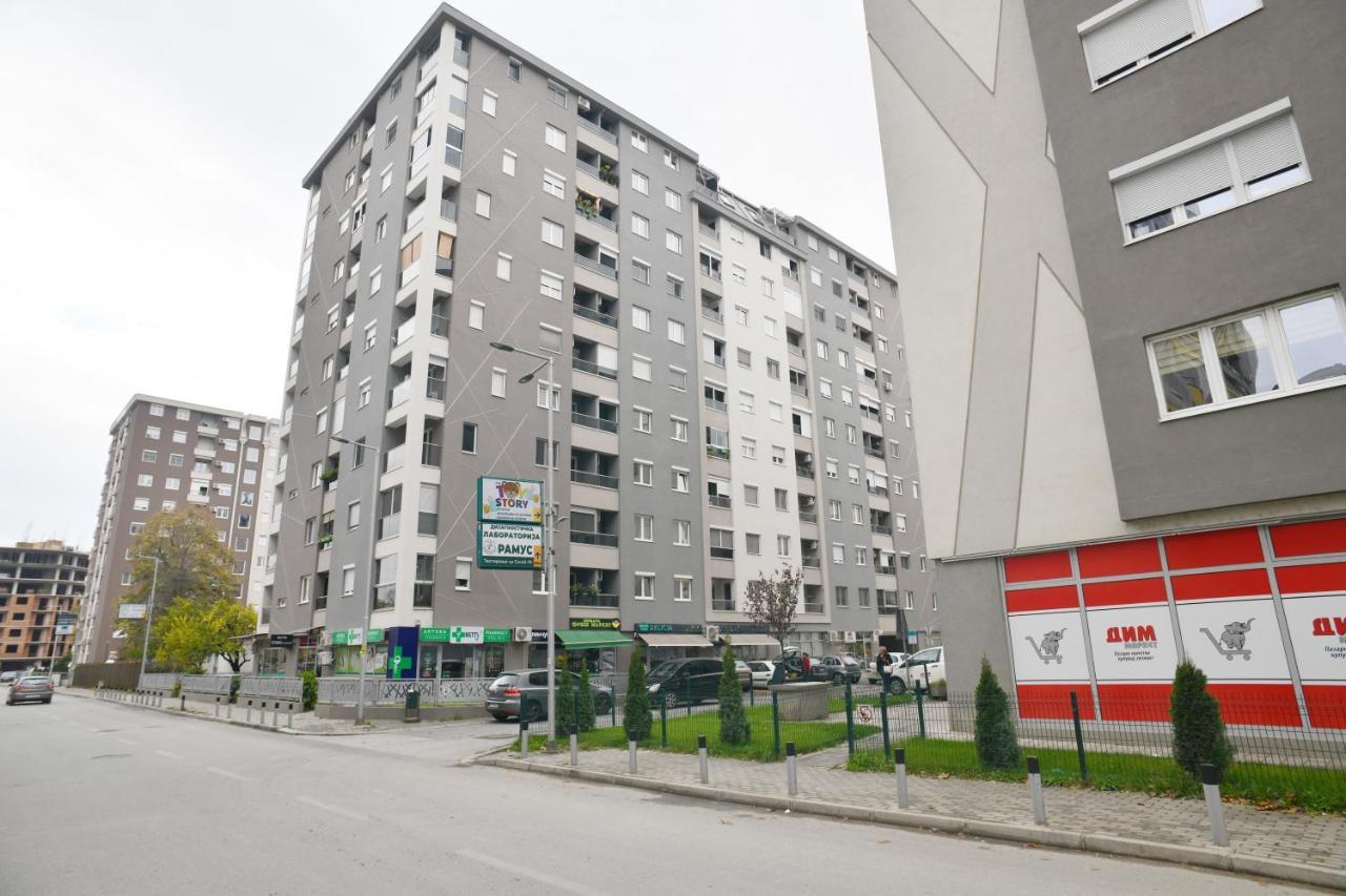 Chic Urban Retreat With Balcony, Parking & Wi-fi