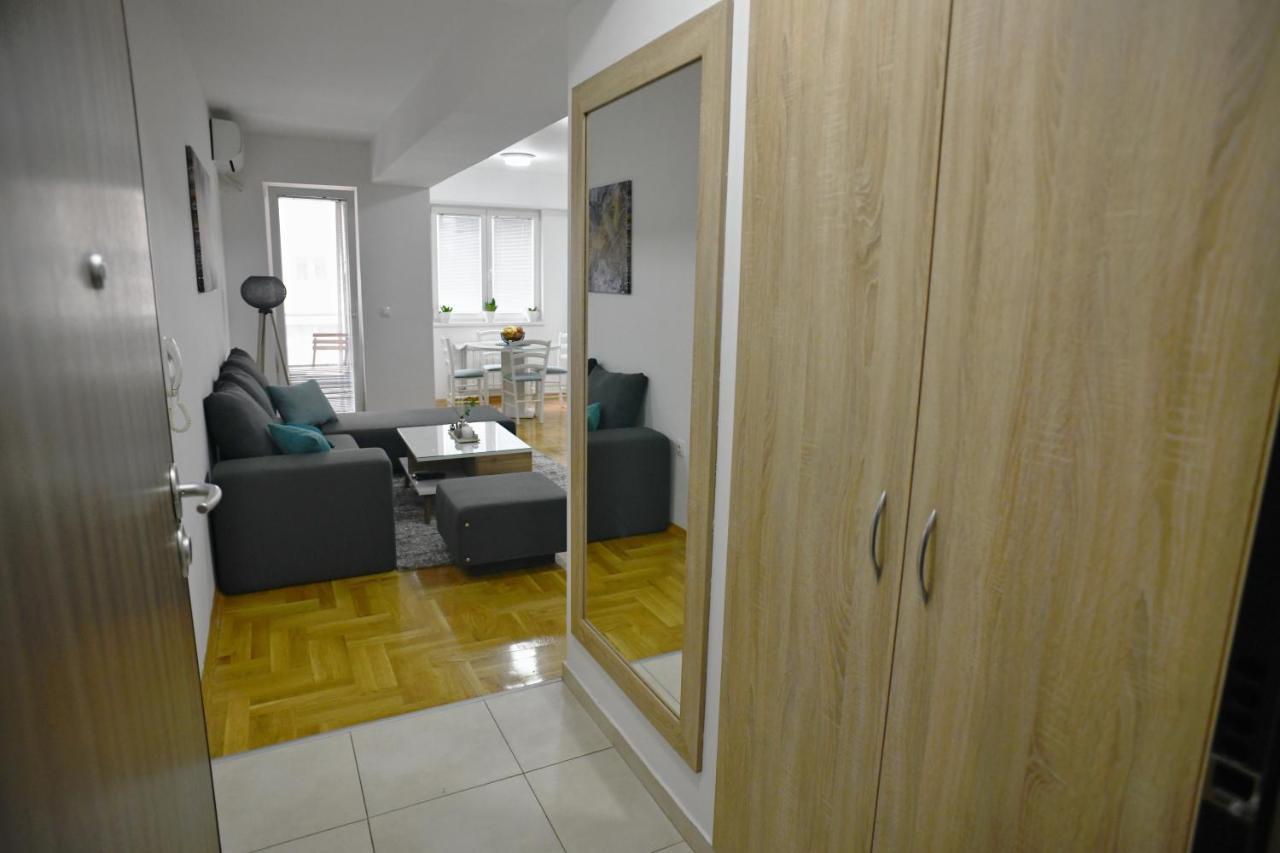 Chic Urban Retreat With Balcony, Parking & Wi-fi